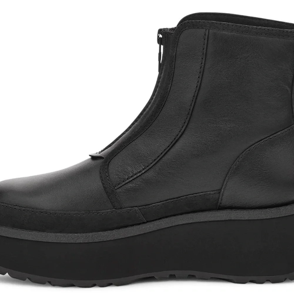 UGG Women's Black Platform Boots - Picture 5 of 16